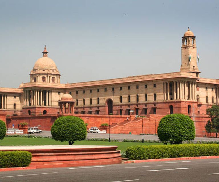 Delhi: Old & New Delhi Private Guided Full or Half-Day Tour - Lotus Temple timing, and what happens on Mondays