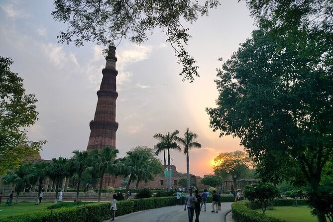 Delhi Private City Tour With Spice Market In 8 Hours - By Car - Qutub Minar and Humayun’s Tomb: where styles overlap