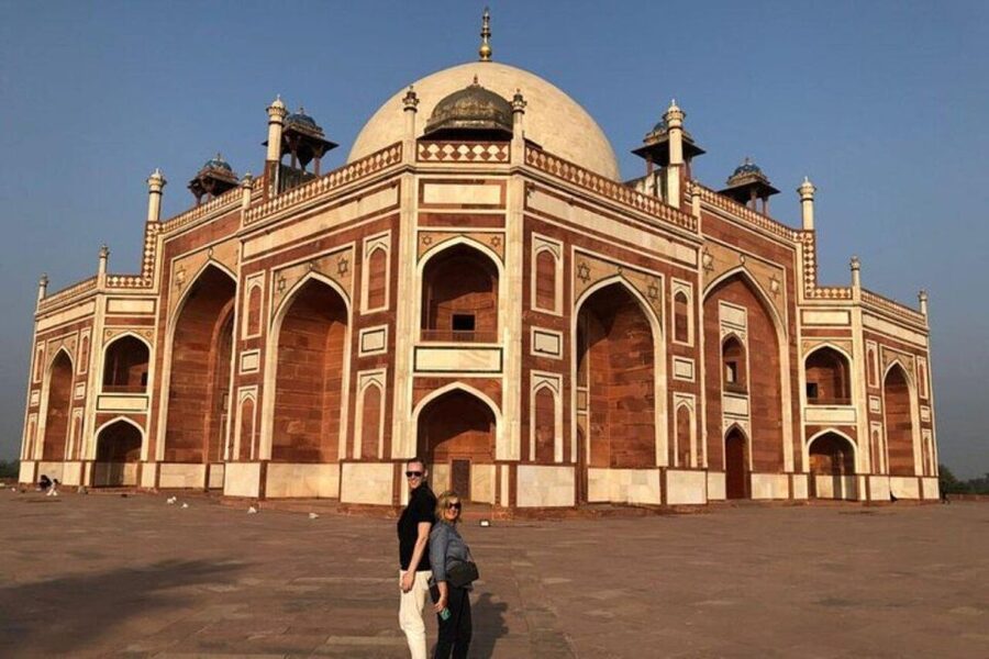 Delhi: Private Old and New Delhi Day Trip with Local Guide - The private car advantage in Delhi traffic