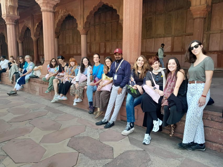 Delhi: Private Old and New Delhi Full or Half Day Tour - Red Fort from the outside, then Gurudwara Bangla Sahib’s calmer rhythm
