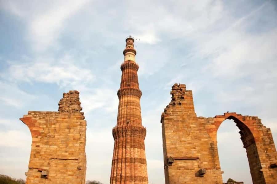 Delhi:Private Old & New Delhi Tour.Full &Half Day By Ac Car - India Gate and the Lotus Temple, with a politics pass