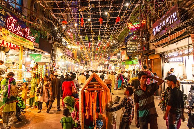 Delhi Private Shopping Tour with transfers - Sarojini Nagar Market: everyday finds and real bargaining energy
