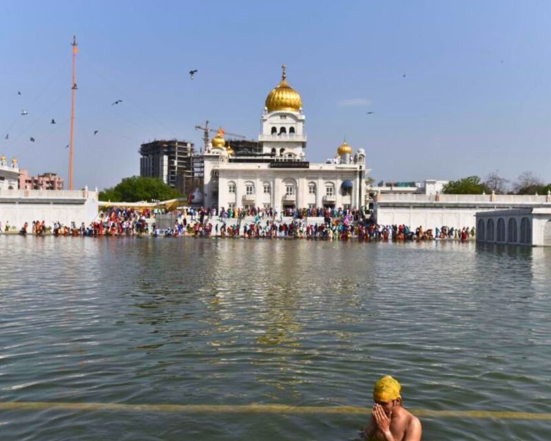 Delhi: Private Spiritual Sites Car Tour with Lunch and Entry - Key highlights worth planning around