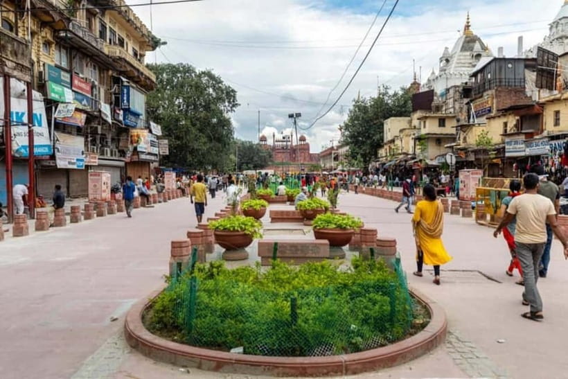 Delhi: Private Tour of Old and New Delhi with Hotel Pickup - Gardens and stepwell energy: Lodi Garden and Agrasen ki Baoli