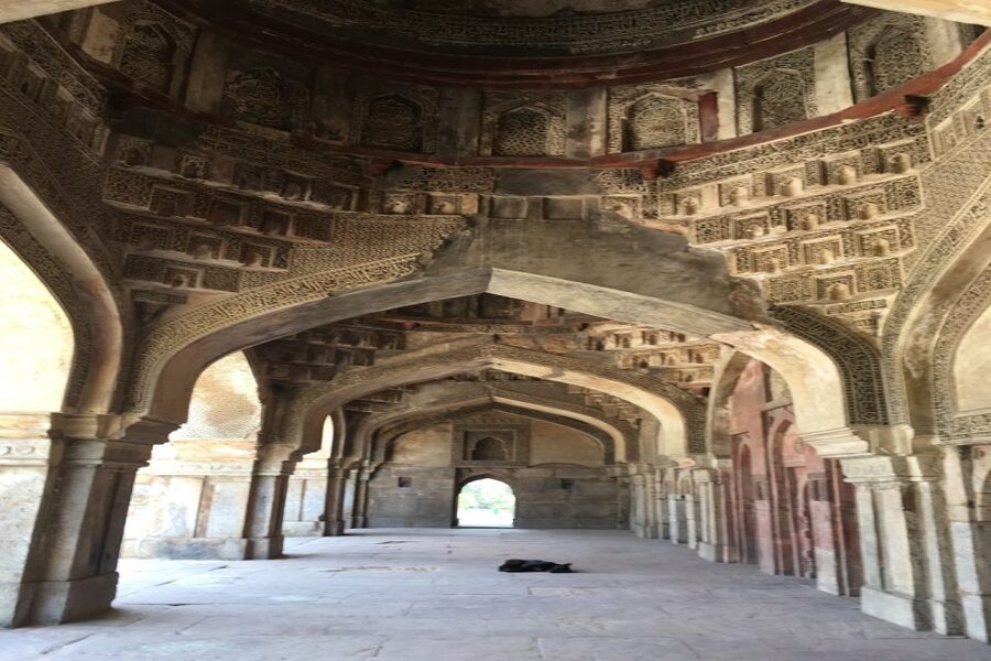 Delhi: Private Tour of Old & New Delhi with Optional Tickets - Agrasen Ki Baoli: A Quiet Stepwell Pause in the Middle of the Noise