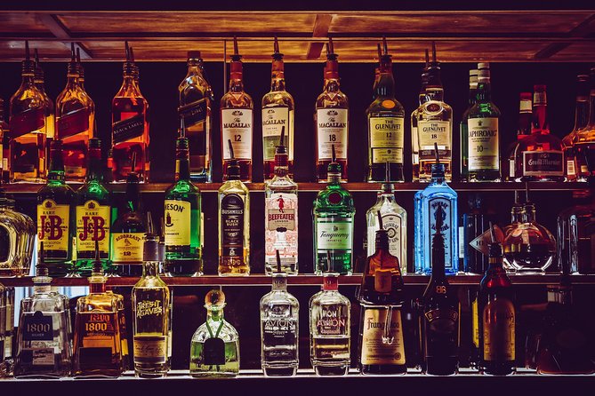 Delhi: Pub Crawl (3 Hours Guided Bar Hopping Tour) - What the Night Includes: Drinks, Games, Dancing, and Local Stories