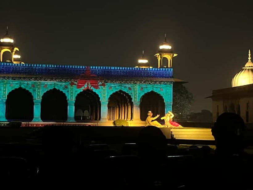 Delhi: Red Fort 2 Hour Light & Sound Show with Private Guide - Skip-the-line entry and private transport, the unglamorous wins