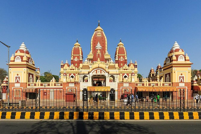 Delhi Shopping Tour: Top Bazaars, Crafts & Souvenir Finds - Chandni Chowk markets: where textiles, jewelry, and sari materials dominate