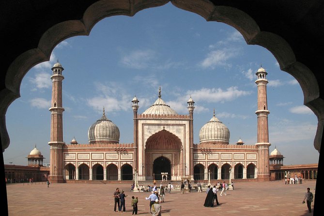 Delhi Shopping Tour: Top Bazaars, Crafts & Souvenir Finds - How customization and honest price guidance change your shopping day
