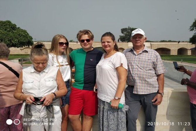 Delhi Sightseeing Tour: Top Monuments & City Highlights - Lotus Temple: modern design, easy to appreciate in 40 minutes