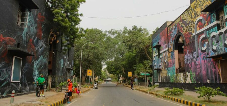 Delhi Street Art Tour - Guides and photography help: why the storytelling feels personal