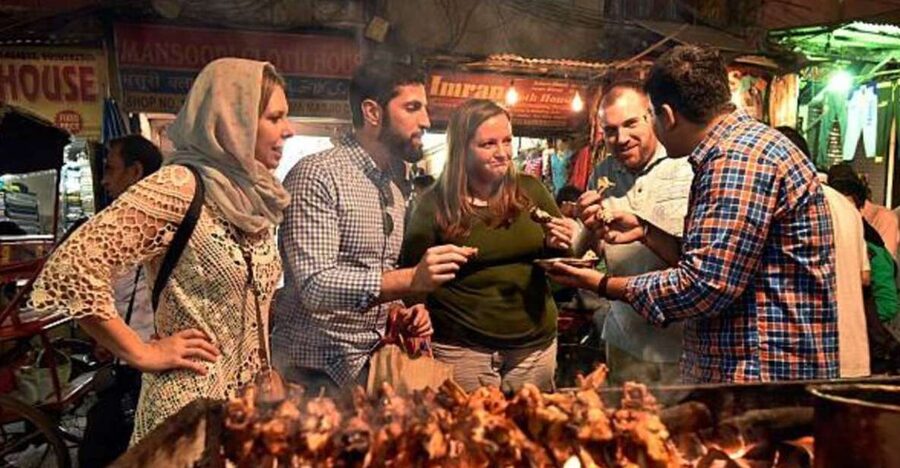 Delhi: Street Food Walking Tour of Old Delhi with Tastings - Karim’s Mughlai stop: rich comfort food before the street snacks