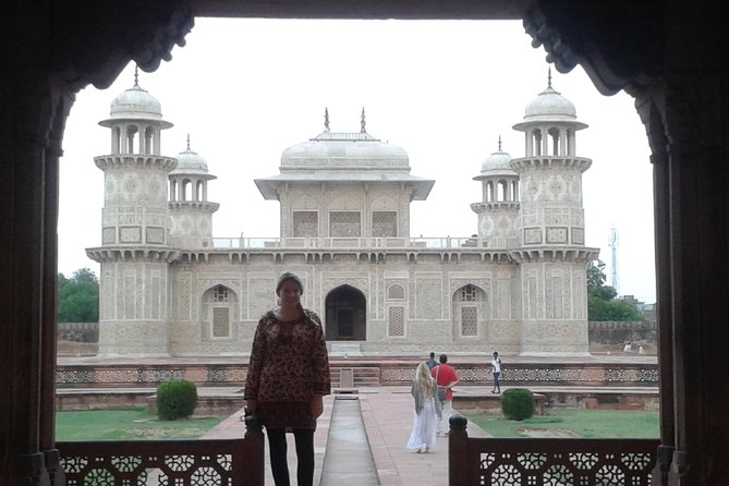 Delhi to Agra and Taj Mahal Private Day Trip by Express Train with Lunch - Taj Mahal morning: VIP bench photo and crowd-smart pacing