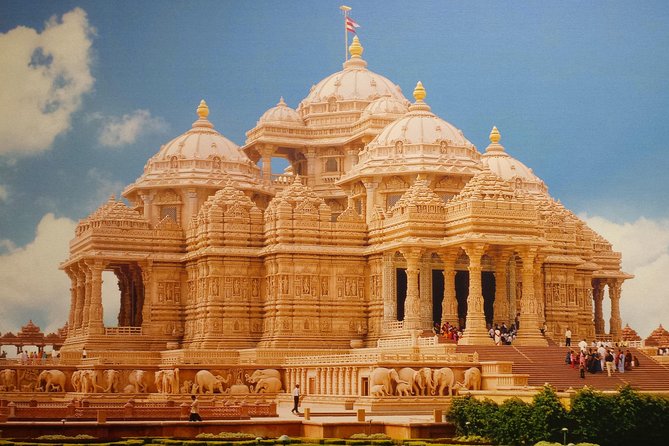 Delhi: Visits to Swaminarayan Akshardham with guide & transfers - Theme show, diorama, and IMAX-style presentation