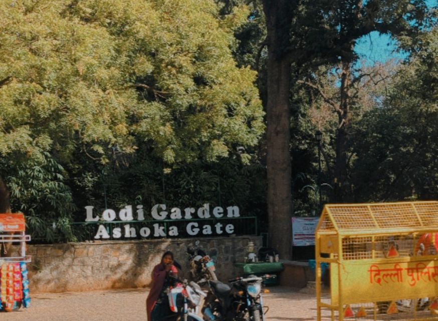 Delhi: Yoga in Lodhi Garden - Tailoring for every body: beginners, mixed levels, and progress