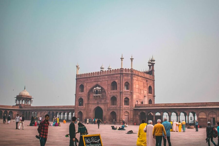Discover Old Delhi: 3-Hour group tour with pick-up & drop - Naughara for photos, then a Jain Temple pause for quiet