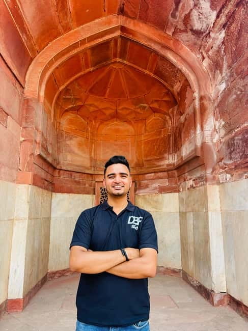 Discover Old & New Delhi: Private Tour with Street Food - New Delhi sights: India Gate and Lotus Temple for a sunset feel