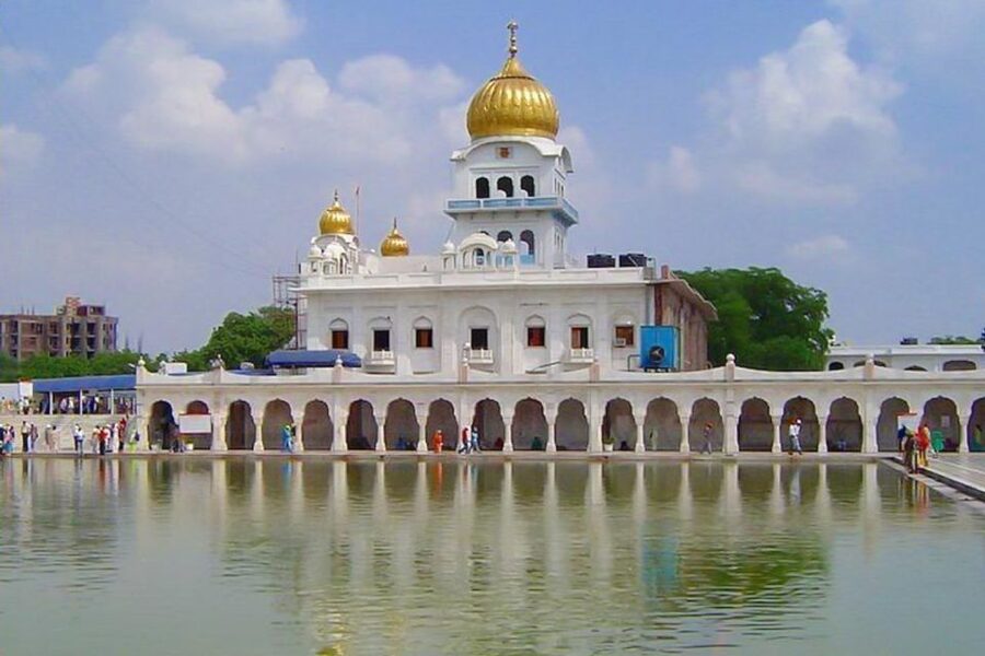 Divine Delhi: Explore Indian Faiths on a Cultural Tour - Hazrat Nizamuddin Dargah and qawwali culture