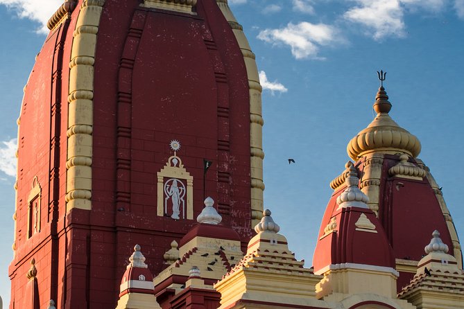 Divine Temples Tour in Delhi - Stop 1: Birla Mandir (Lakshmi Narayan), 165-foot temple views