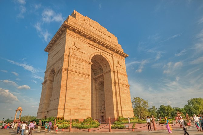 Early Morning Delhi Tour - India Gate and Rajpath: war memorial views plus an easy walk