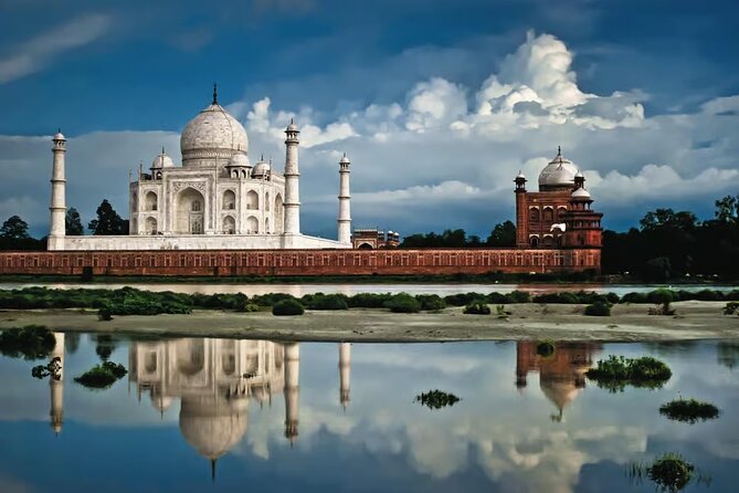 Enjoy 10 cultural activities of India all at one place in Delhi - Henna for women and saree draping, plus painting for everyone