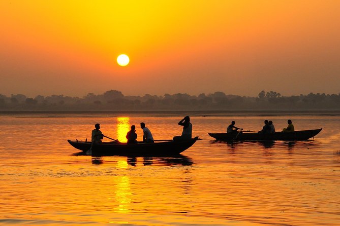 Essence of magnificent India and Nepal - Agra and the Taj Mahal sunrise, plus Fatehpur Sikri and Agra Fort