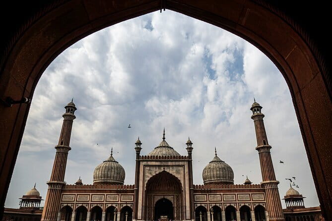 Exclusive Full-Day Guided Tour of Old and New Delhi - Pickup and timing: plan your morning around 8 to 10 AM