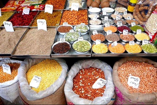 Food Tour of OLD Delhi: Experience Indian Mouth-watering Cuisine - Lunch in the Middle of It All: The Practical Reset Point