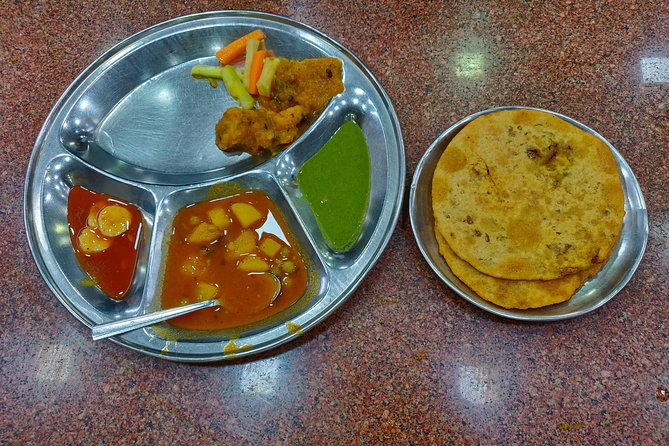 Food Tour to Old Delhi with a Local - Where you meet, and how the tour keeps things manageable