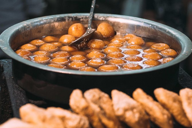 Food Walk tour of Old & New Delhi with a local guide - Chandni Chowk in Old Delhi: jalebi, samosa, aloo tikki, and lassi