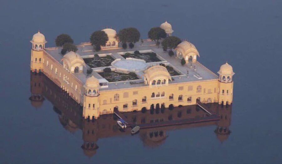 From Delhi: 2-Day Jaipur Private Guided Tour - Hotel, Lunch, and Heat: Practical Tips for a Smooth Schedule