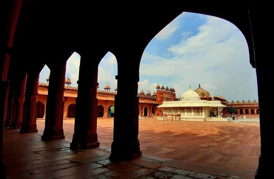 From Delhi: 2 Days Taj Mahal & Agra Tour With Fatehpur Sikri - Day 1: Agra Fort, Itmad-ud-Daulah, and sunset across the Yamuna