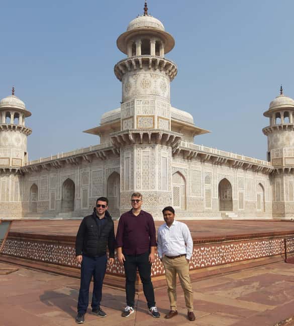 From Delhi: 2 Days Taj Mahal & Agra Tour With Fatehpur Sikri - Your guide experience, languages, and keeping the pace comfortable
