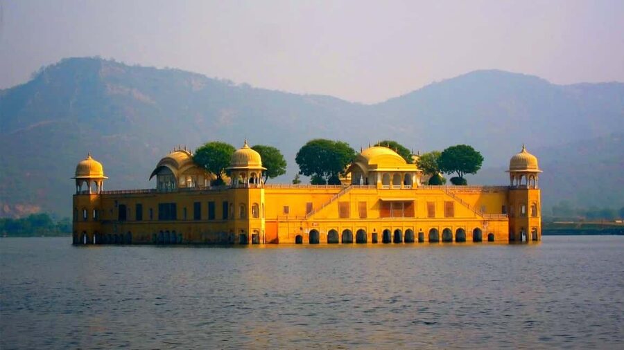 From Delhi: 3-Day Private Golden Triangle Tour with Hotels - Delhi on Day 1: Red Fort, Jama Masjid, Raj Ghat, and India Gate