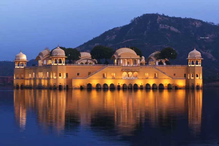 From Delhi: 3-Day Private Golden Triangle Tour with Hotels - Fatehpur Sikri on the way to Jaipur: a smart UNESCO break