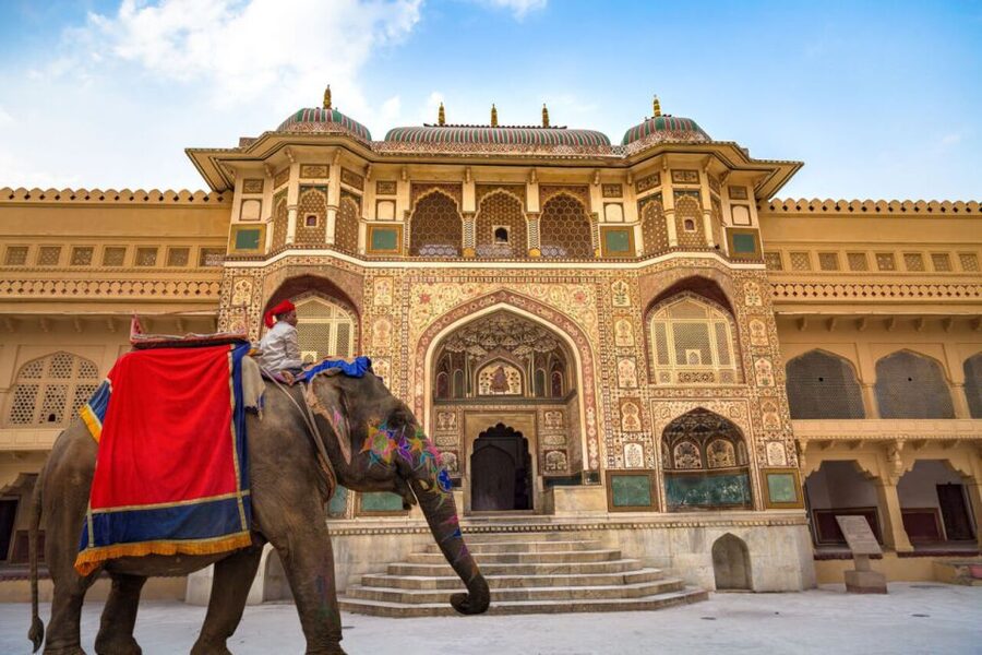 From Delhi: 6 Day GoldenTriangle Tour with Varanasi ByFlight - How this 6-day Golden Triangle plus Varanasi tour really works