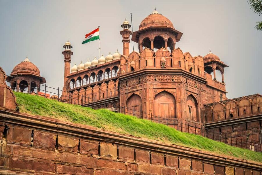From Delhi: 8-Day Golden Triangle Jodhpur Udaipur Tour - Udaipur City Palace, Jagdish Temple, and a Lake Pichola boat ride