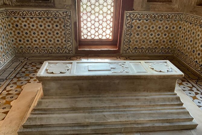 From Delhi: Agra Overnight With Fatehpur Sikri All Inclusive - Fatehpur Sikri after breakfast: Akbar’s UNESCO site day tripper-proof