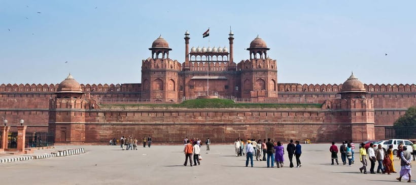 From Delhi Airport: Guided Layover Tour of Old & New Delhi - New Delhi landmarks: India Gate, Parliament, Rashtrapati Bhavan, and the big-picture views