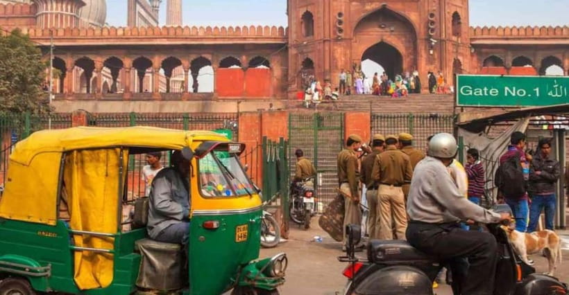 From Delhi Airport: Layover Guided Old & New Delhi Tour - Chandni Chowk walking time: markets, smells, and how to not get overwhelmed