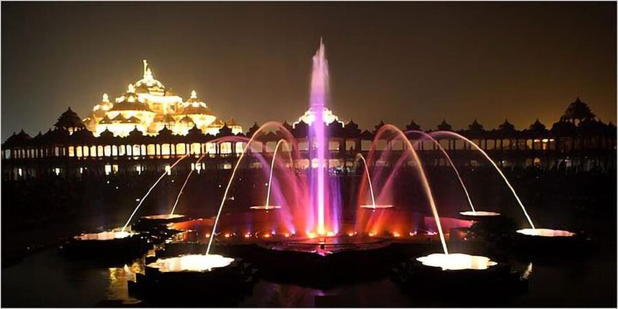 From Delhi: Akshardham Tour With Light & Water Show - Sahajanand Water Show: The 7pm Finale You Must Plan For