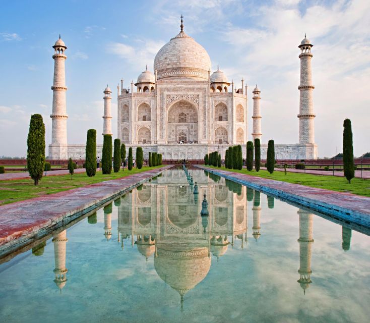 From Delhi: All-Inclusive Taj Mahal Day Tour with transfers - Entering the Taj Mahal with a guide (and better photos)