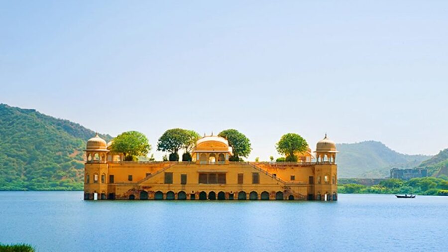 From Delhi: Jaipur Day Trip by Fast Train or Private Car - Pacing, comfort, and what to bring so the day stays fun