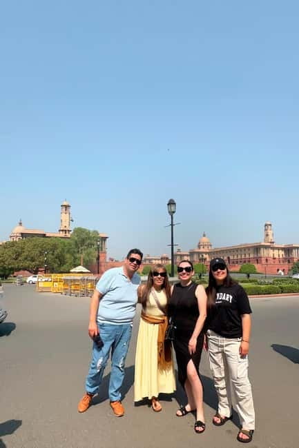 From Delhi : Old and New Delhi Private Full or Half-Day Tour - Agrasen ki Baoli: the small stop that still gets you a story
