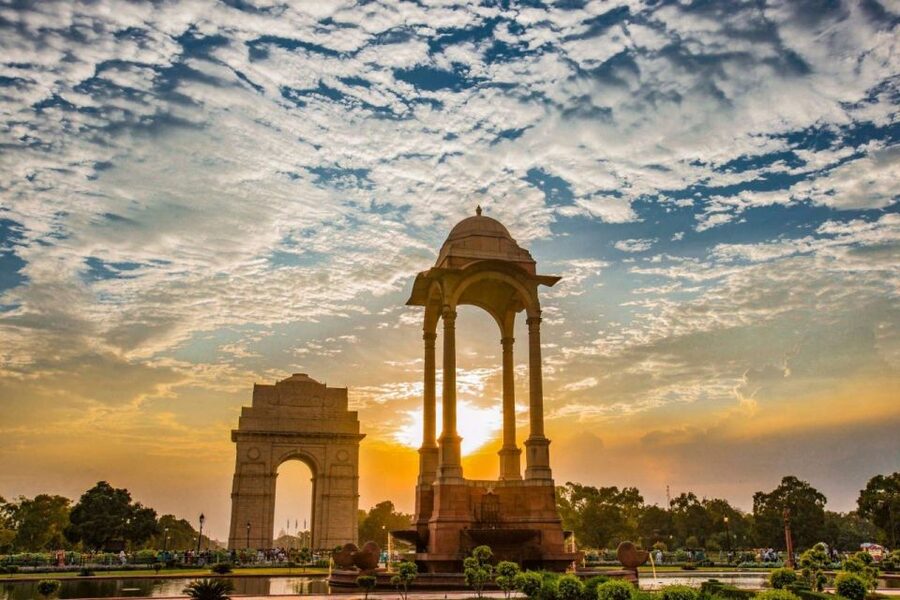 From Delhi: Old & New Delhi Layover Half or Full-Day Tour - Jama Masjid and the Chandni Chowk Rickshaw Ride: The Old Delhi “Start Strong” Plan