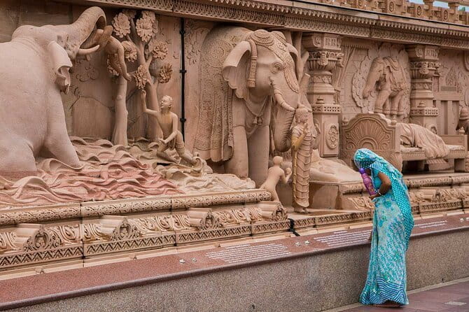 From Delhi: Overnight Taj Mahal & Agra City Tour by Car - The private car and guide flow, what it does for your stress level