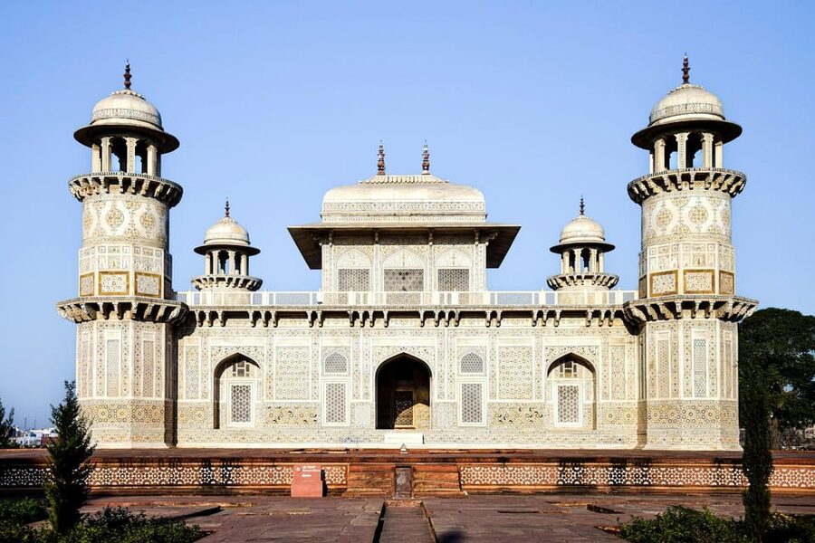 From Delhi: Private 3-Day Golden Triangle Tour - Day 3 Jaipur: Amber Fort plus the big Instagram icons