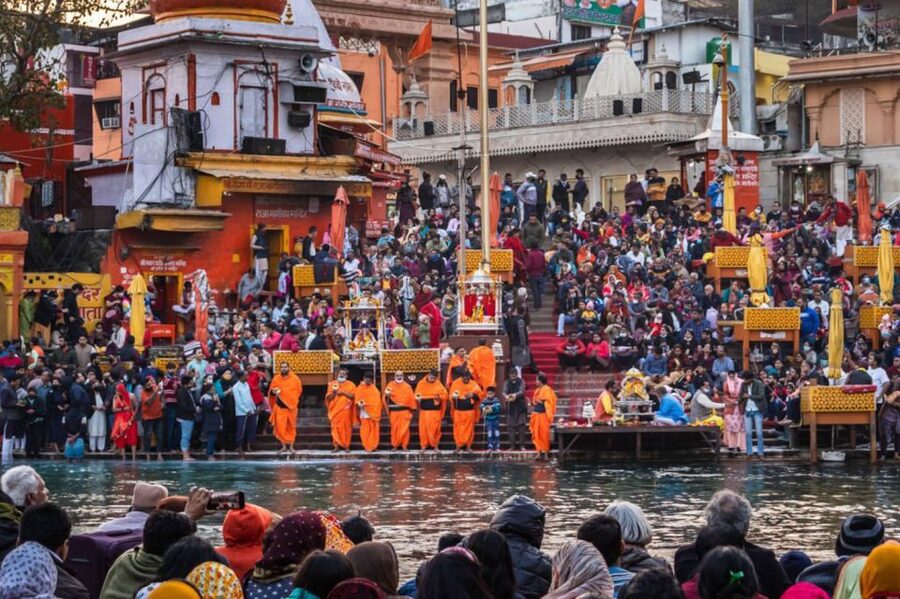 From Delhi: Private Guided Day Trip to Haridwar & Rishikesh - Har Ki Pauri: ghats, lamps, and the feeling of shared ritual