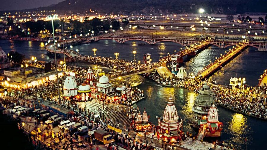 From Delhi: Private Guided Day Trip to Haridwar & Rishikesh - Rishikesh transition: bridges, ashrams, and that slowed-down spiritual mood