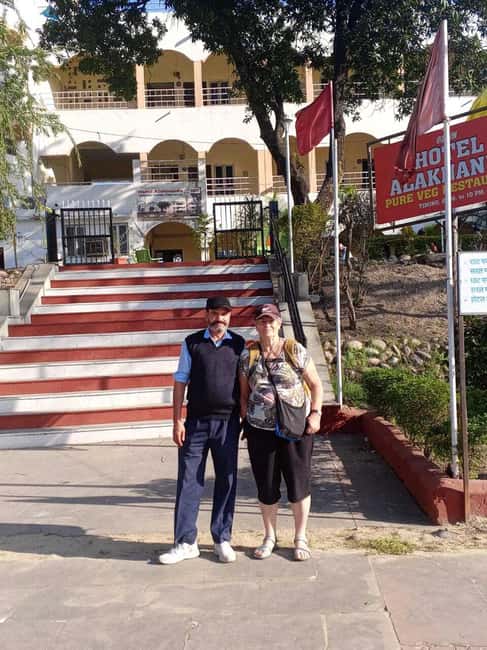 From Delhi: Private Guided Day Trip to Haridwar & Rishikesh - Comfort, rules, and small details that matter in temples and on ghats